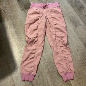 Lululemon - Dance Studio Mid-rise Jogger